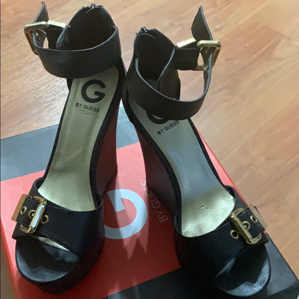 G by guess wedges